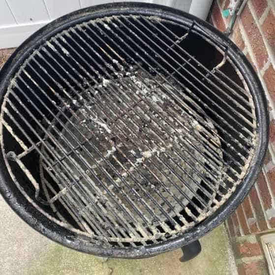 Cleaning your charcoal grill